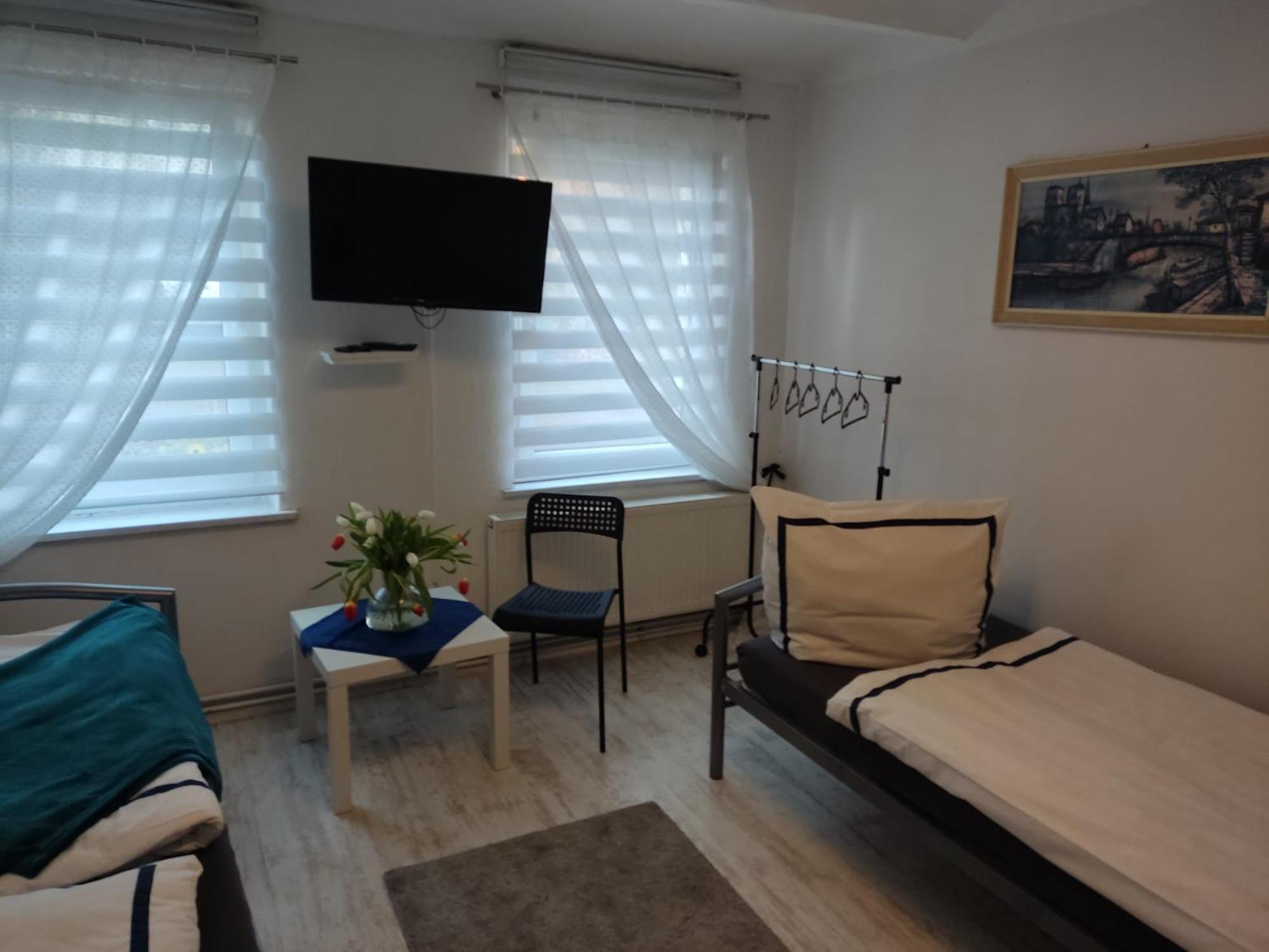 Ferienwohnung Mit Separatem Eingang Und Parkplatz, Ideal Fuer Handwerker Und Geschaeftsreisende Dorf Mecklenburg Exterior foto
